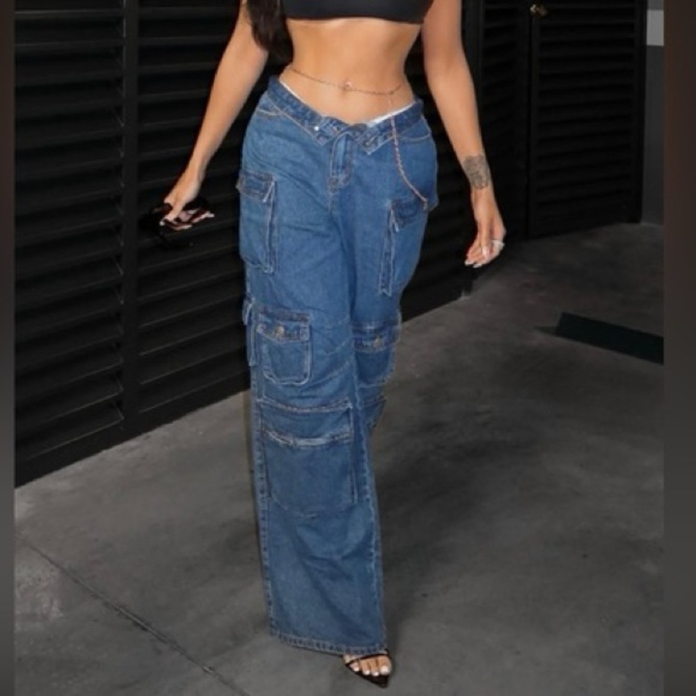 Fashion Nova Dark Denim Cargo Jeans Tall girl friendly - Picture 4 of 6